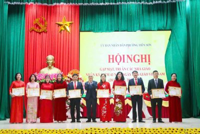 HỘI NGHỊ GẶP MẶT, TRI ÂN CÁC NHÀ GIÁO NHÂN KỶ NIỆM 43 NĂM NGÀY NHÀ GIÁO VIỆT NAM